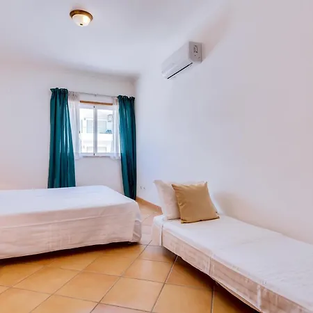 Al - Colina Holidays