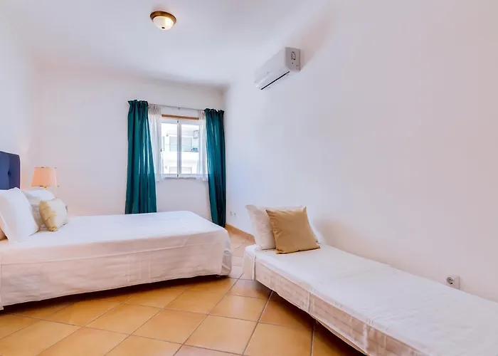 Al - Colina Holidays